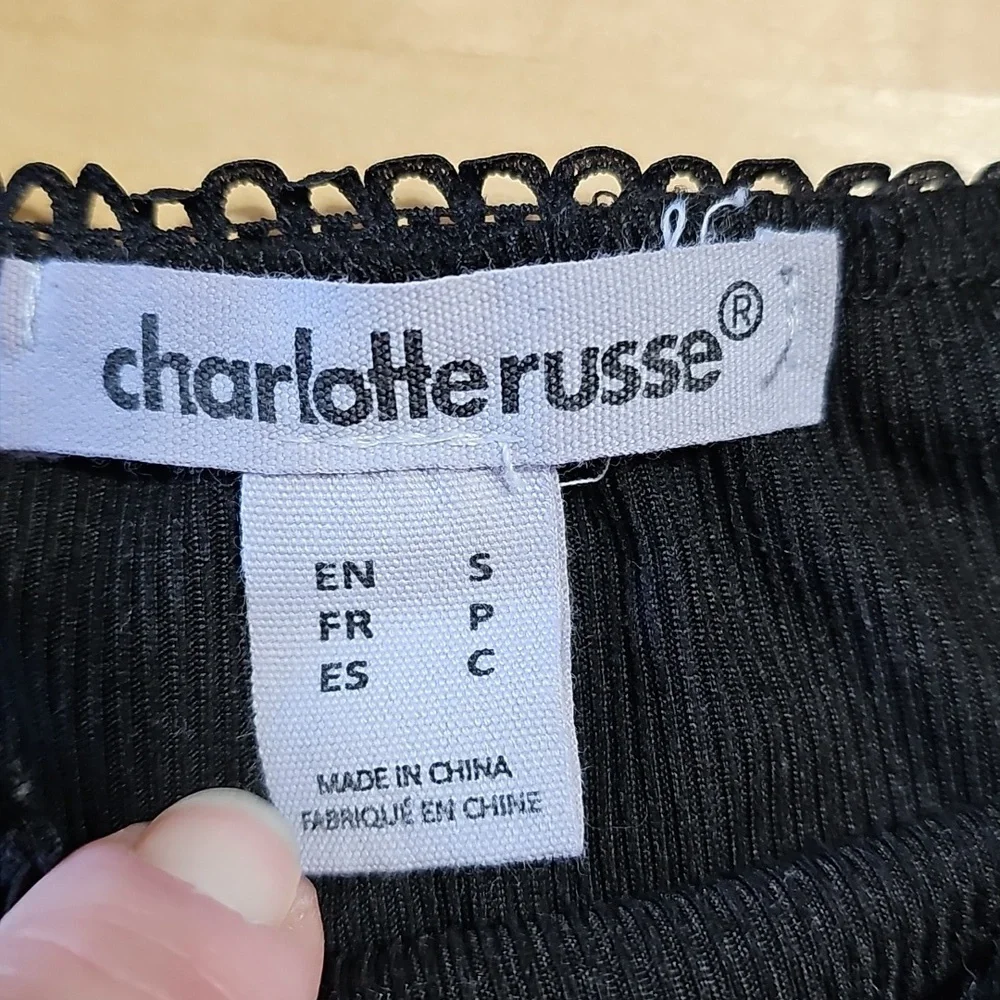 3 for $10 🖤 Black Ribbed Cropped Cami with Lace Trim Small - Picture 5 of 5